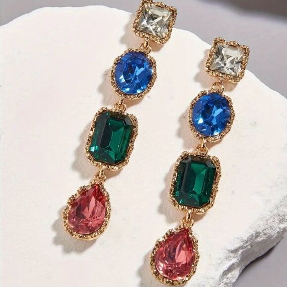 ✨ NEW Sparkling colored crystal crystal drop earrings studs ✨ - Picture 1 of 6